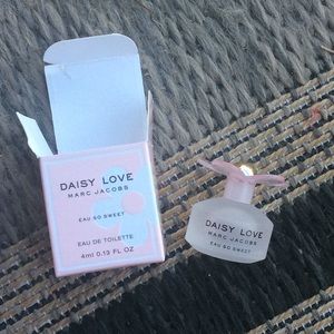 daisy so sweet marc jacobs